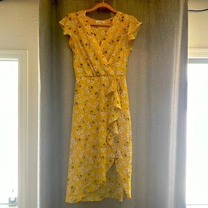 Monteau Los Angeles Yellow Daisy Asymmetrical Dress 🌼🌼🌼🌼